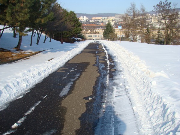 Naše škola v zimě