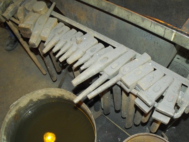 Výuka strojních mechaniků v kovárně