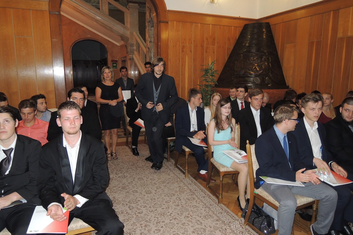 Vyřazení maturantů 2015