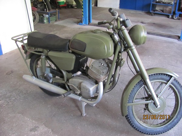 Vojenská Jawa 350